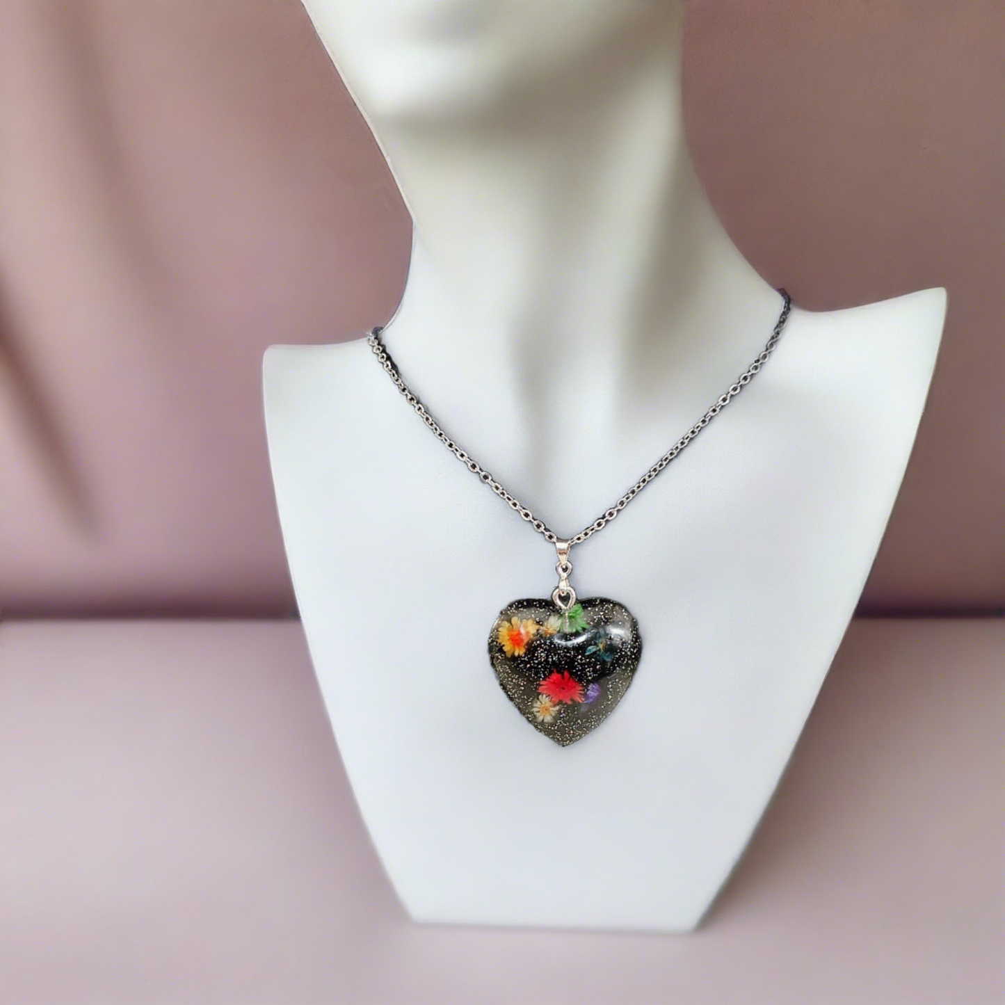 Necklace - 15.75 inches stainless steel link cable chain with resin dried flowers pendant