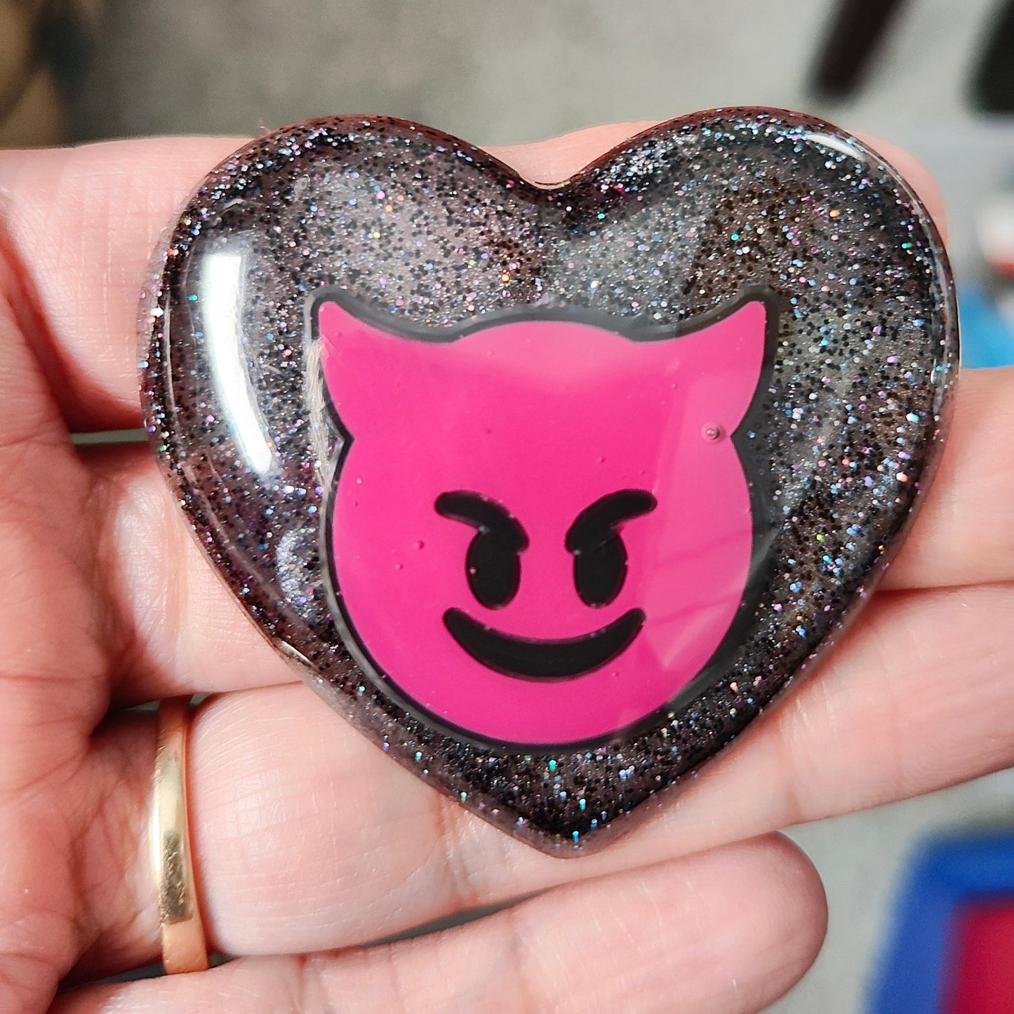 Pin - 3D Heart resin pin with silver butterfly clutch