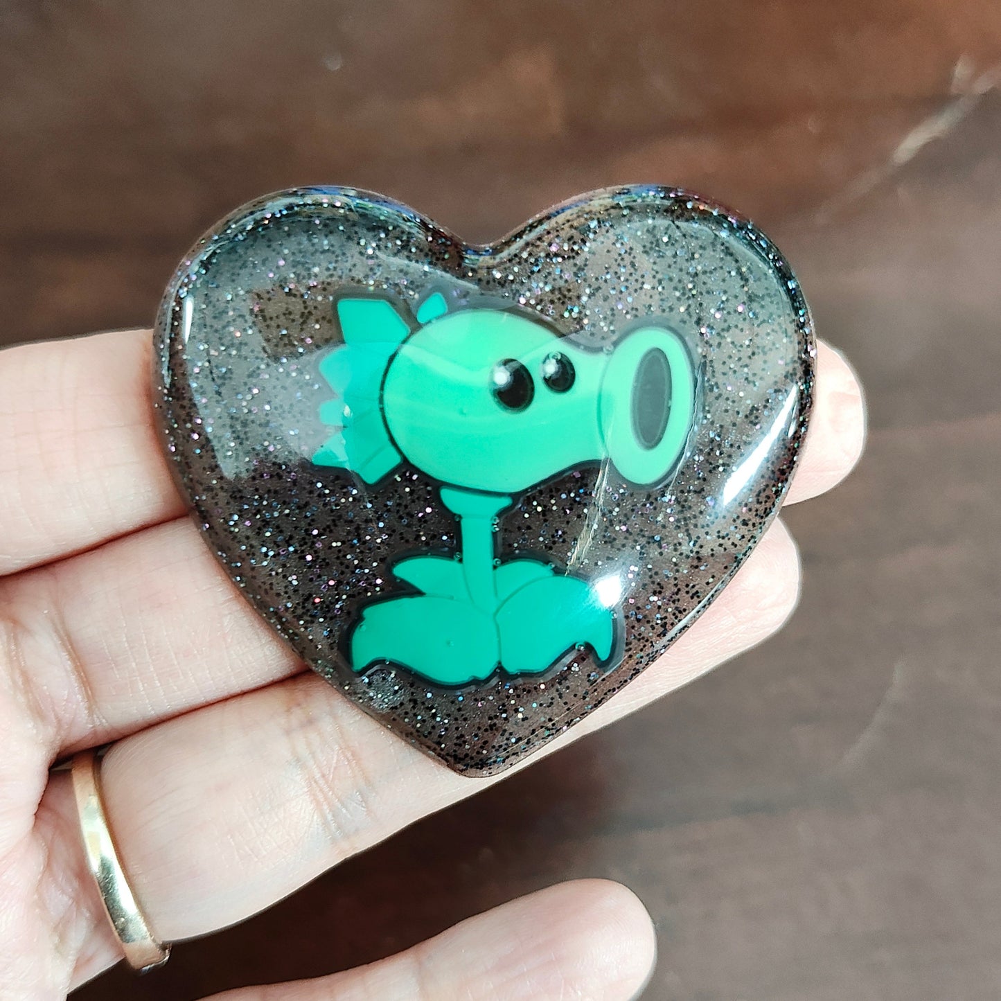 Pin - 3D Peashooter resin pin with silver butterfly clutch