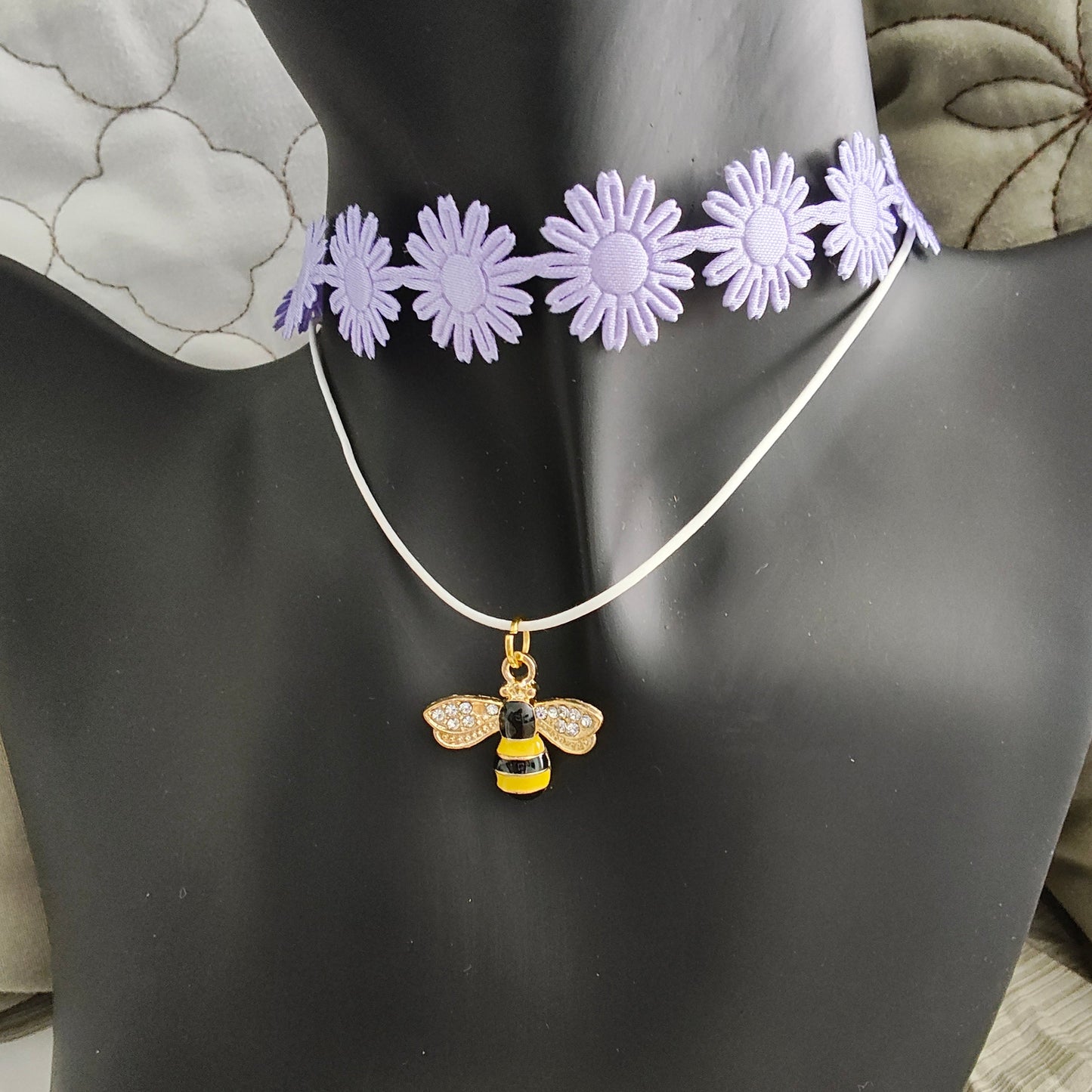 Necklace - Choker purple daisy flowers ribbon with one polyester strand a bee charm