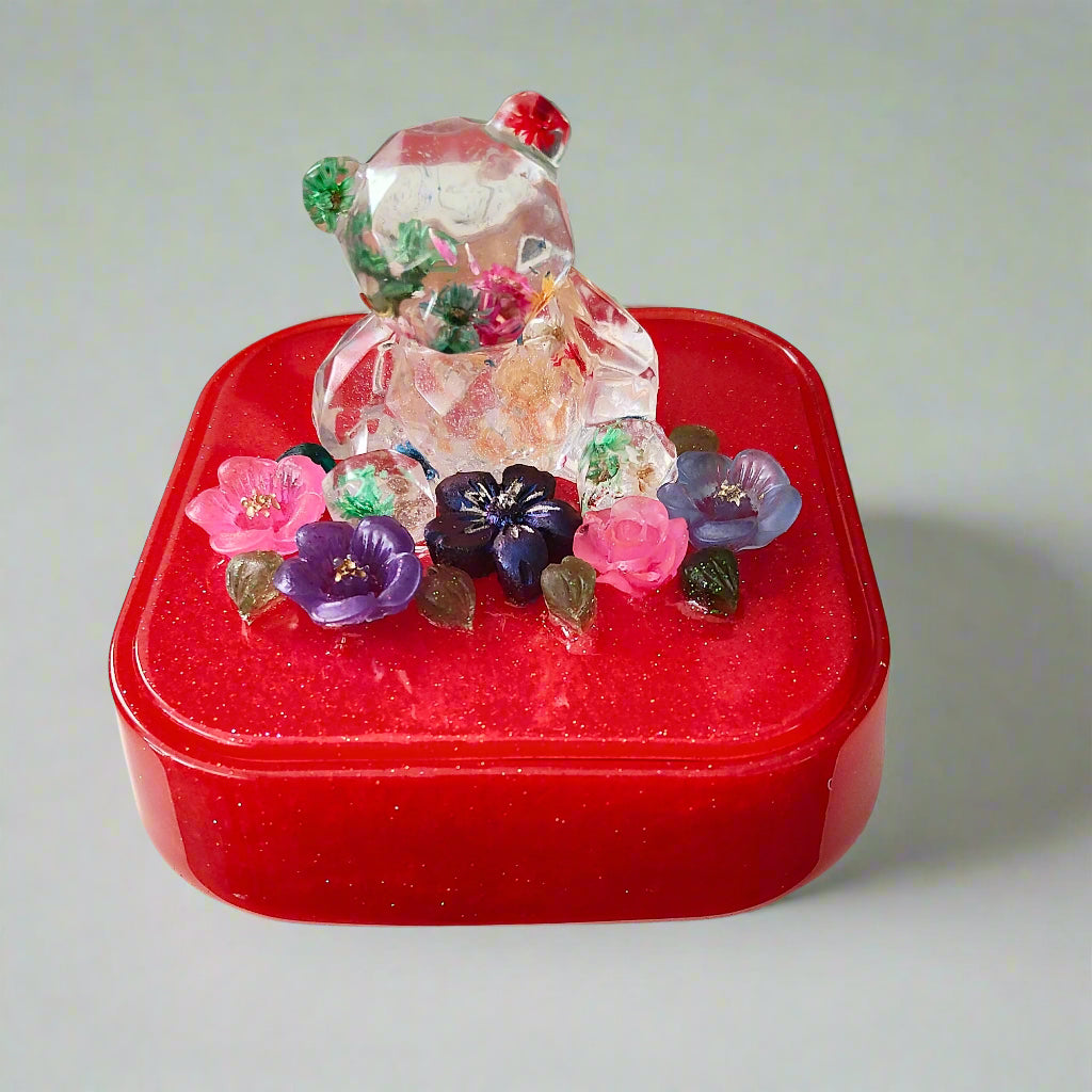 Knickknack - Large resin square jewelry box with bear & flowers lid
