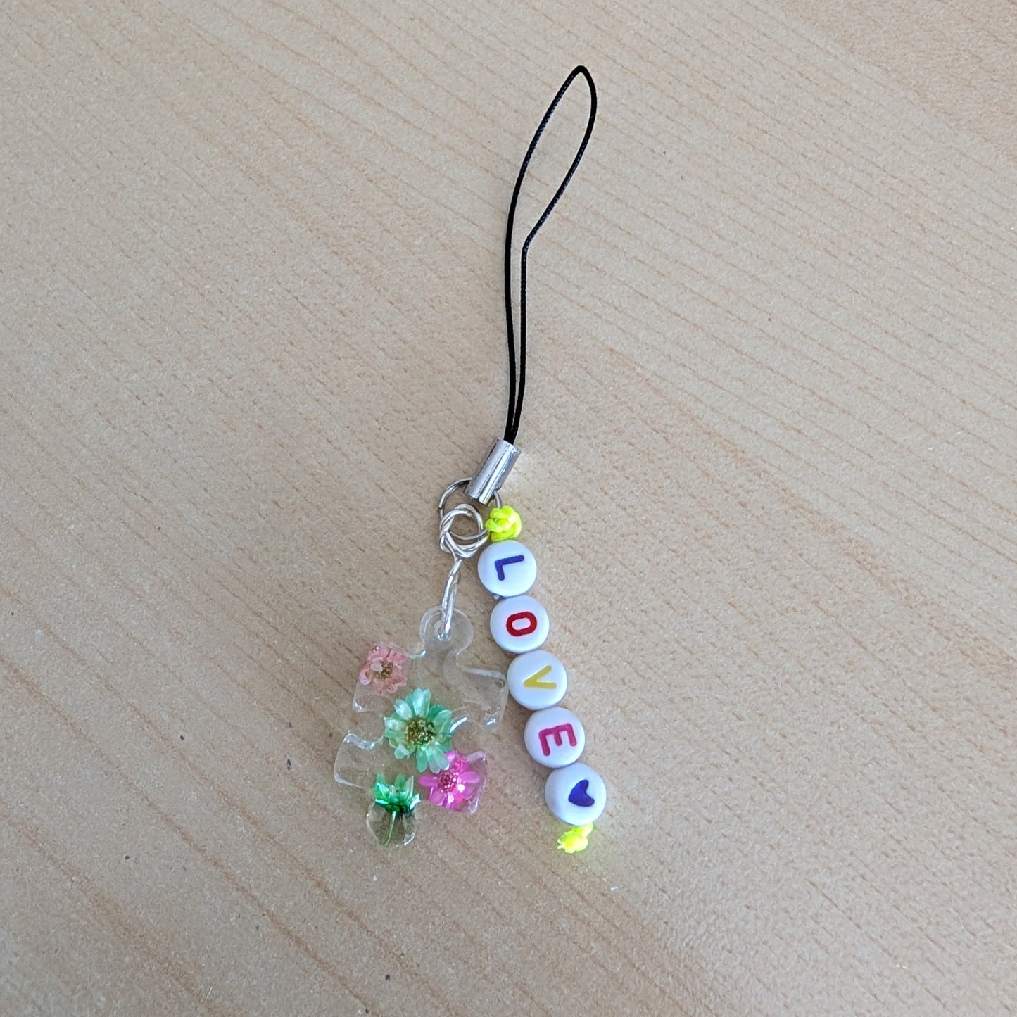 Phone charm - Resin charm with dried flowers and beads
