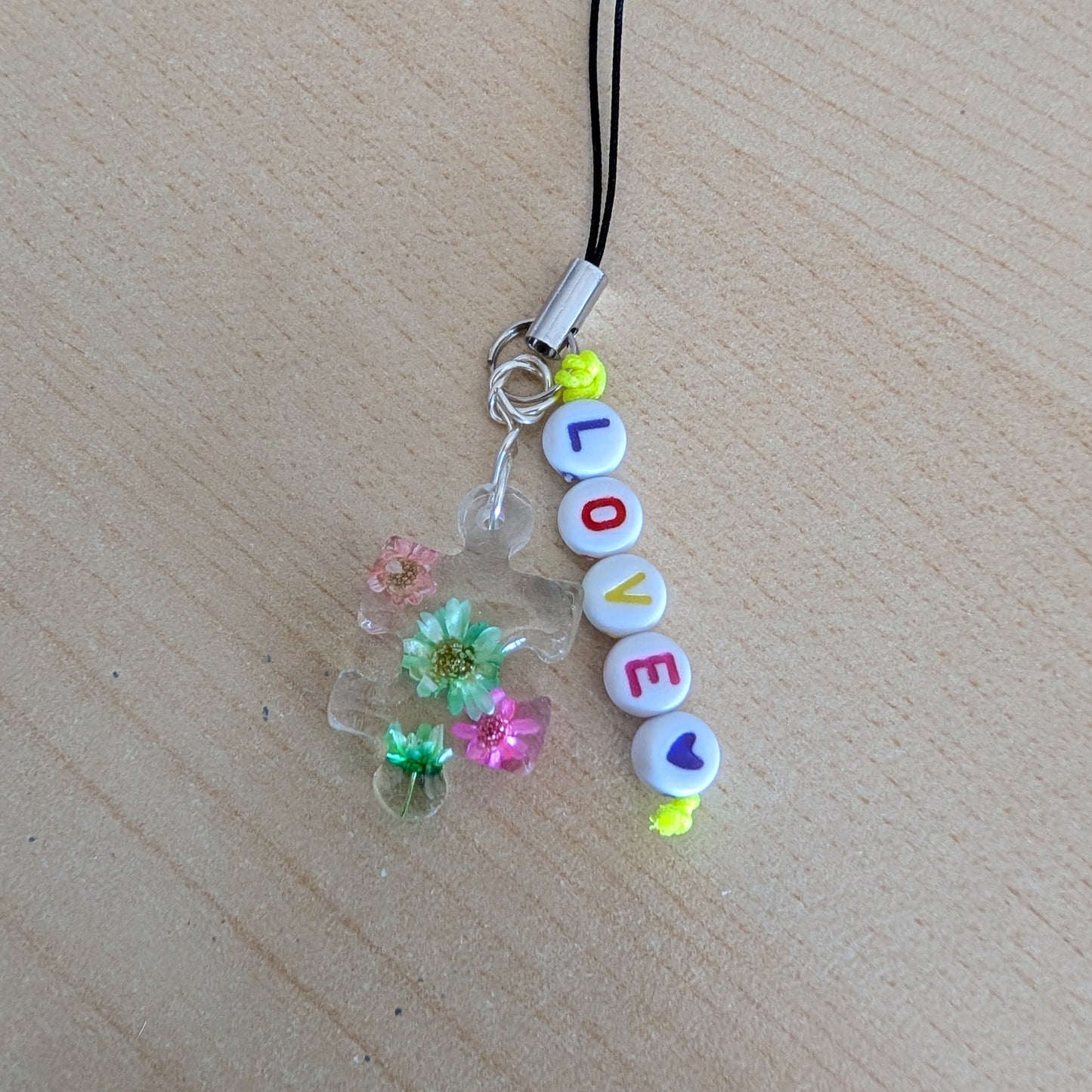 Phone charm - Resin charm with dried flowers and beads