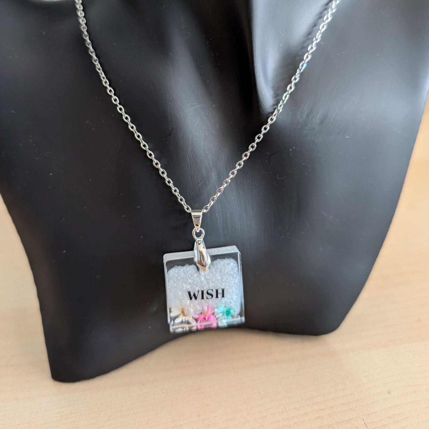 Necklace - 21 inches stainless steel cable link chain with a resin with flowers square pendant