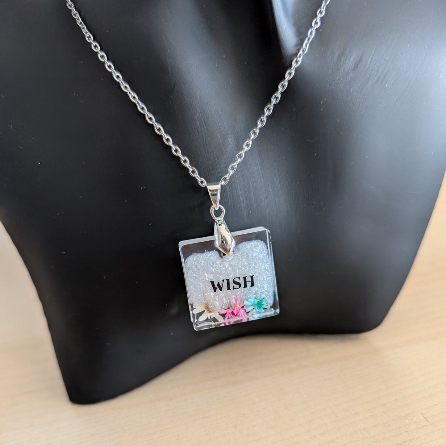 Necklace - 21 inches stainless steel cable link chain with a resin with flowers square pendant