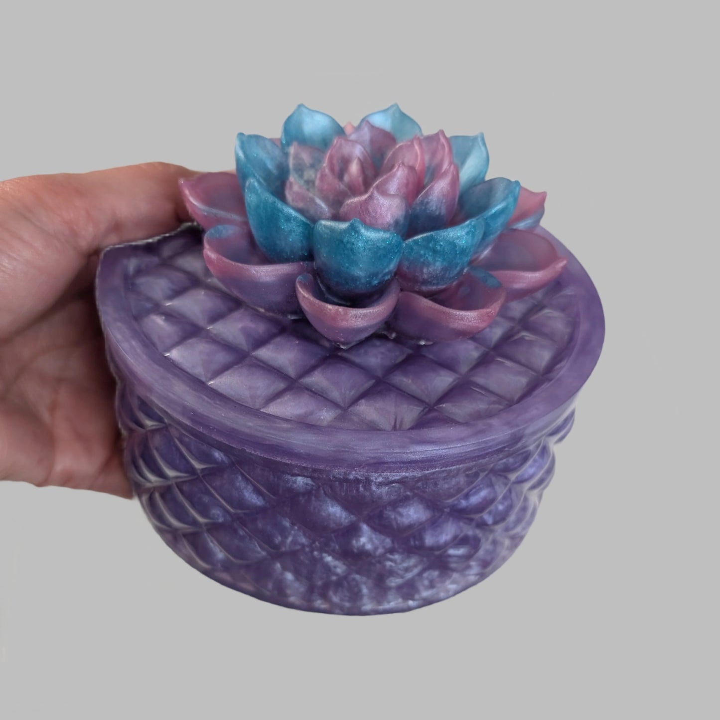Resin round jewelry/trinket box with flower lid