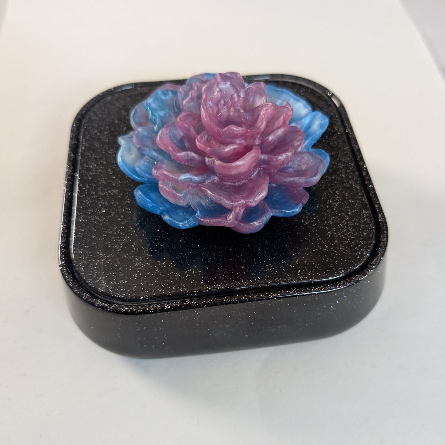 Knickknack - Large resin square jewelry box with flower lid