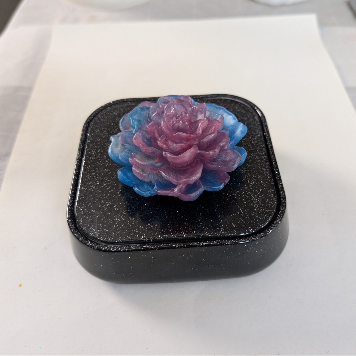 Knickknack - Large resin square jewelry box with flower lid