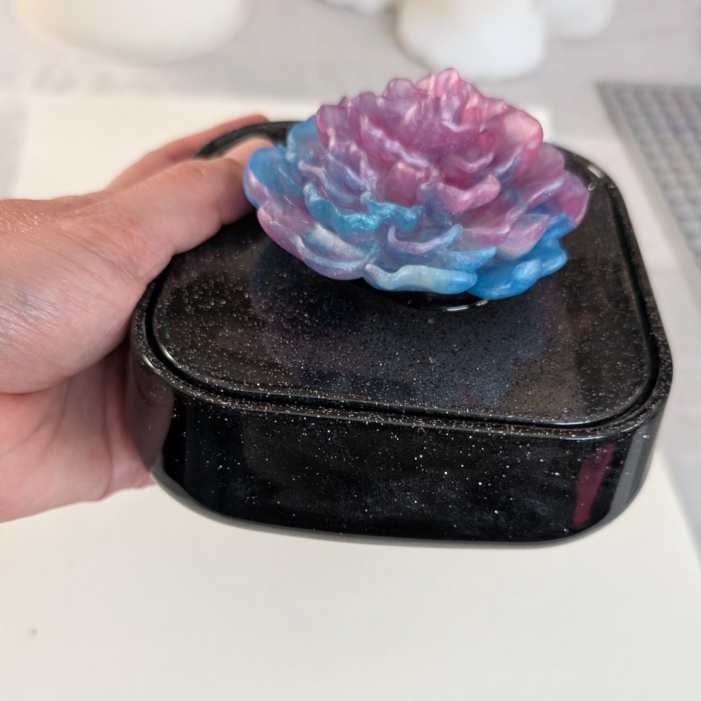 Knickknack - Large resin square jewelry box with flower lid
