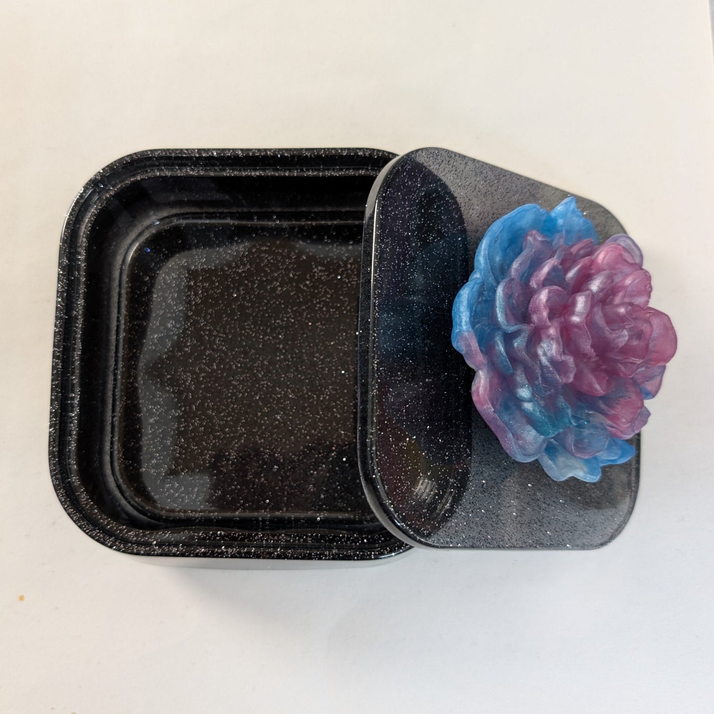 Large resin square jewelry/trinket box with flower lid
