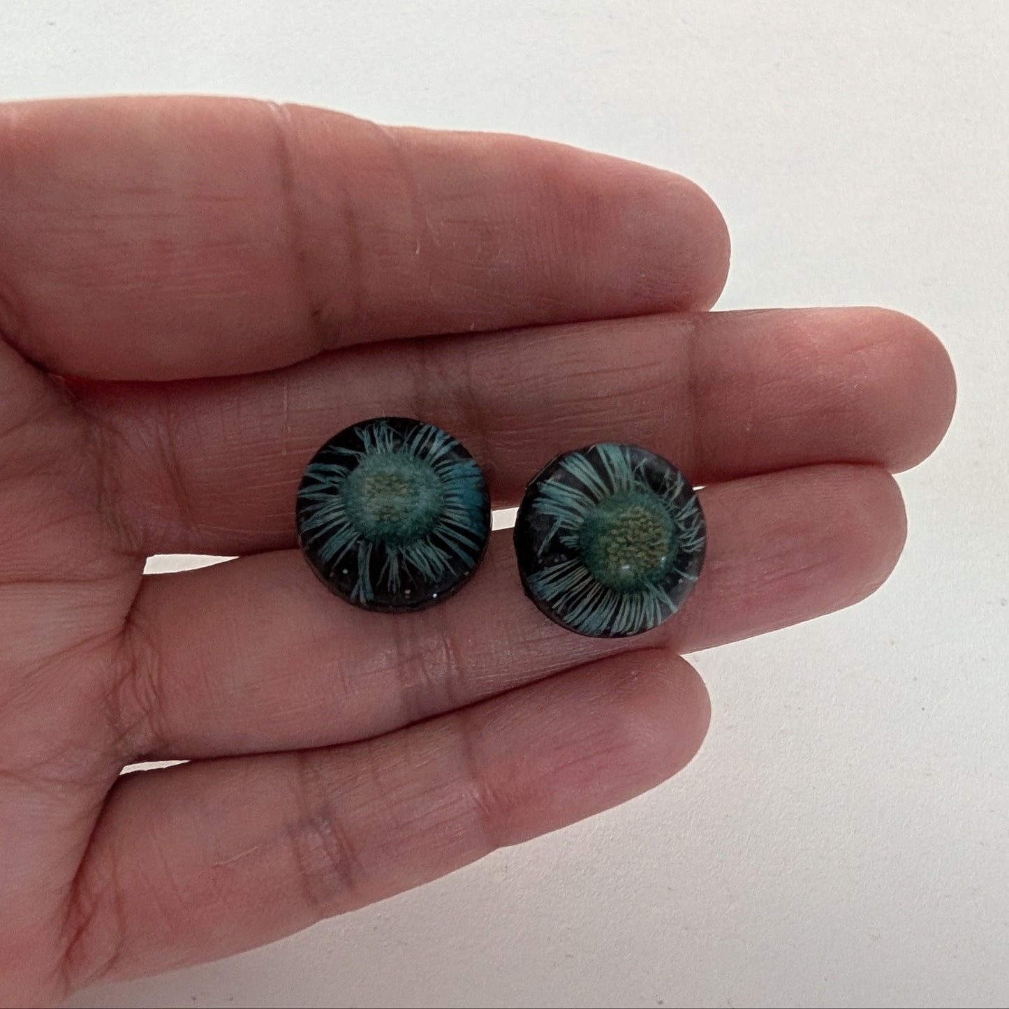 Earrings - Dried flowers Resin studs