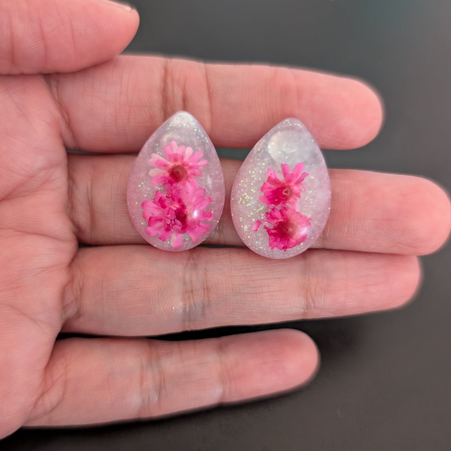 Earrings - 3D Dried flowers Resin on post