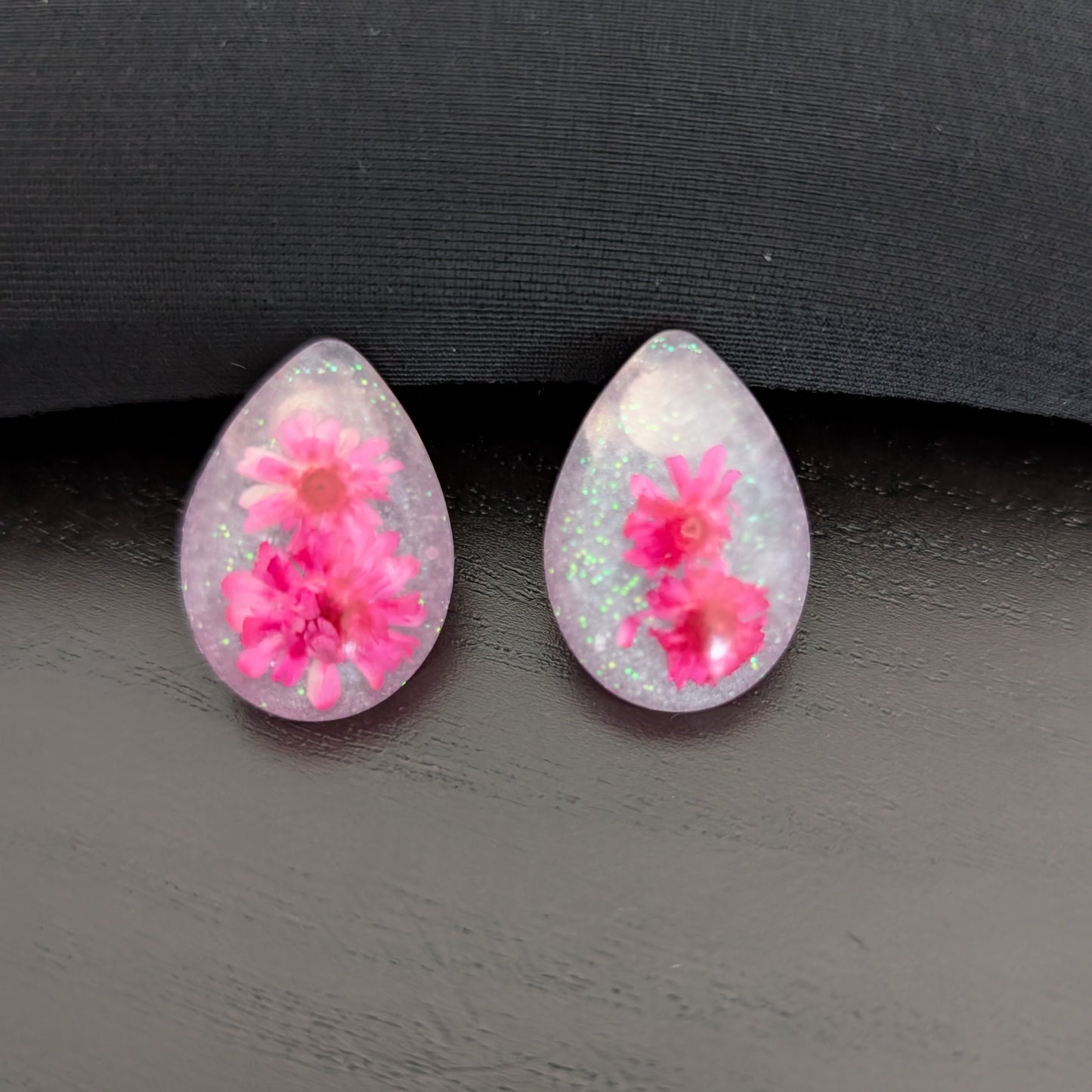 Earrings - 3D Dried flowers Resin on post