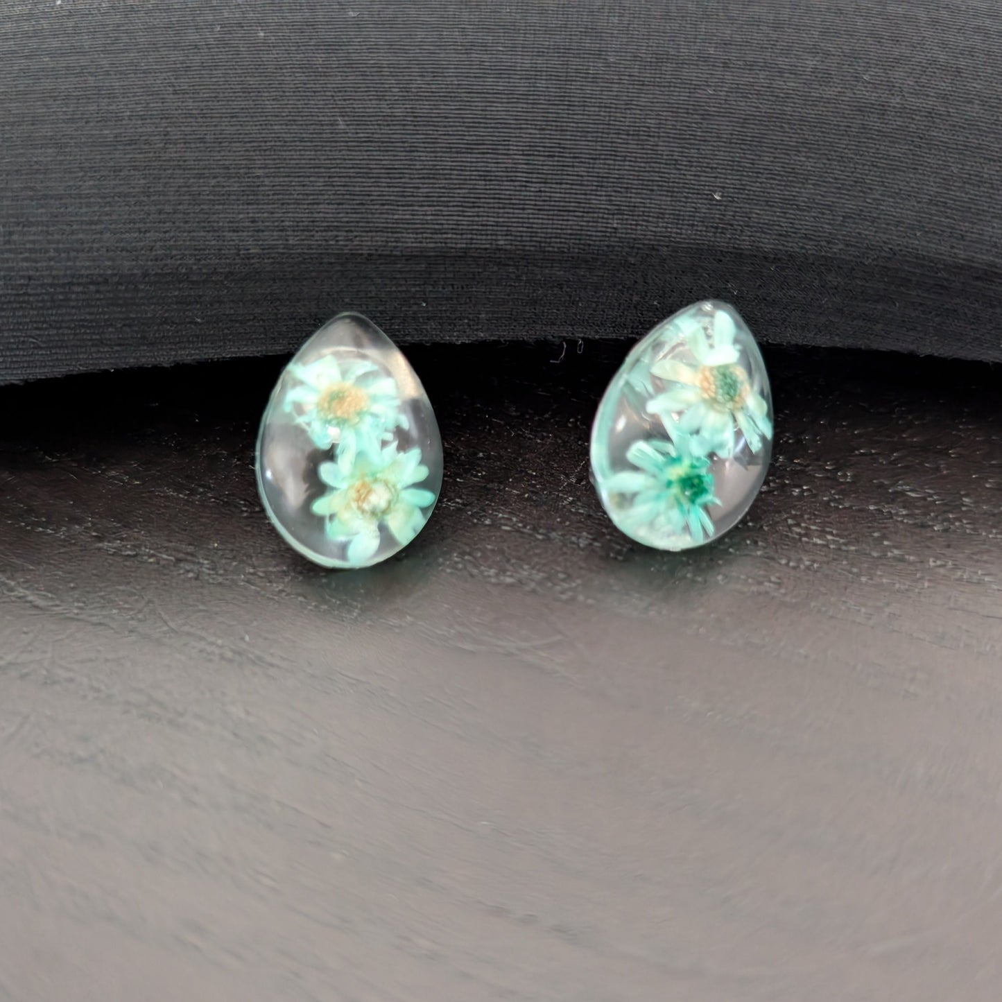 Earrings - 3D Dried flowers Resin on post