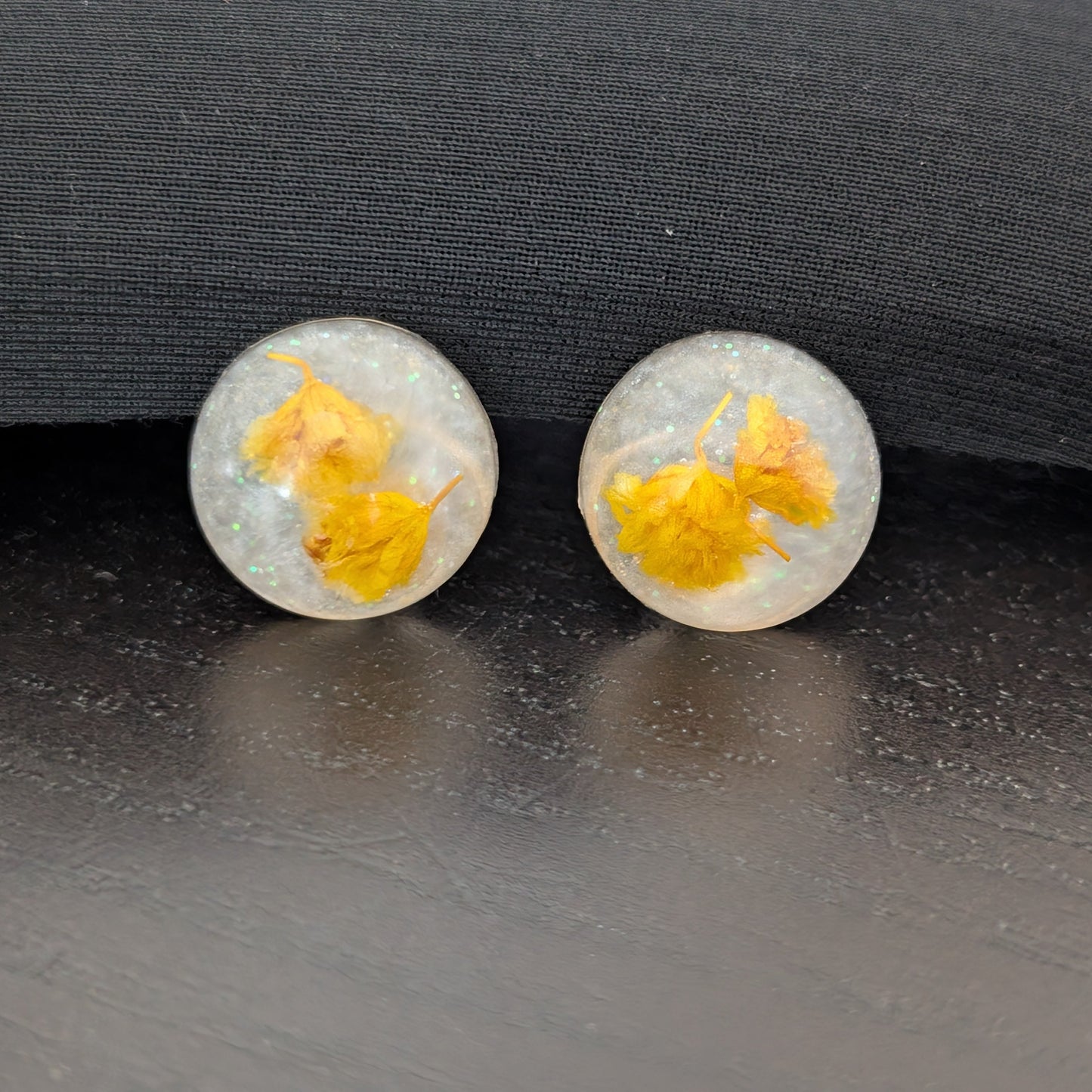 Earrings - 3D Dried flowers Resin on post
