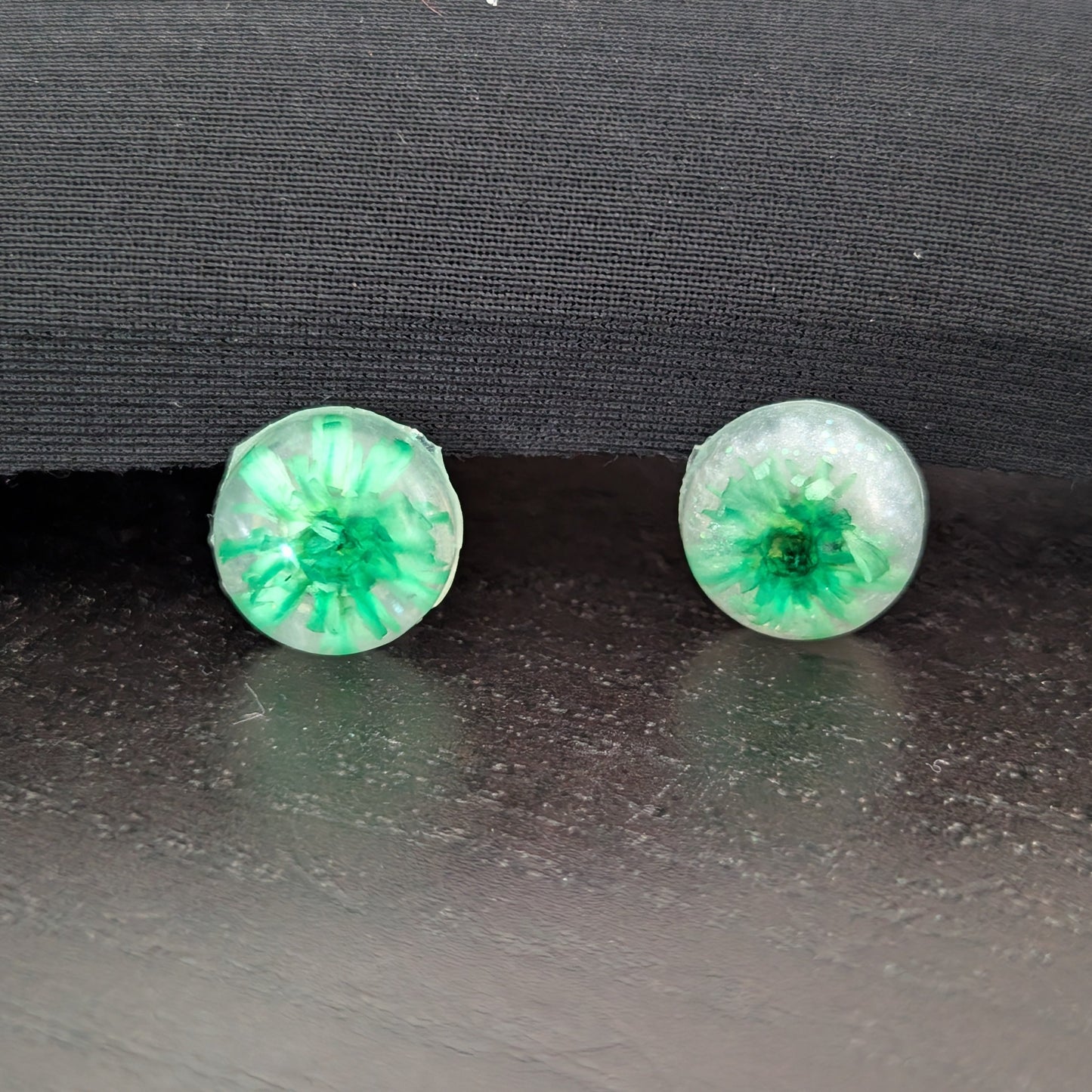 Earrings - Dried flowers Resin studs