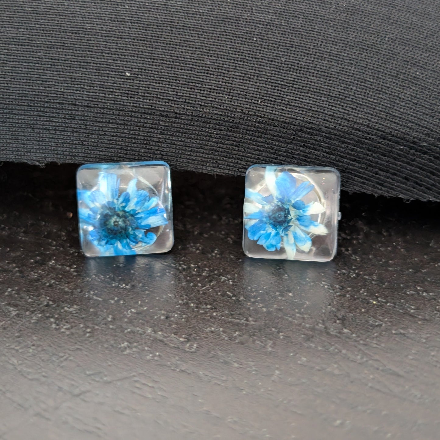 Earrings - Dried flowers Resin square studs