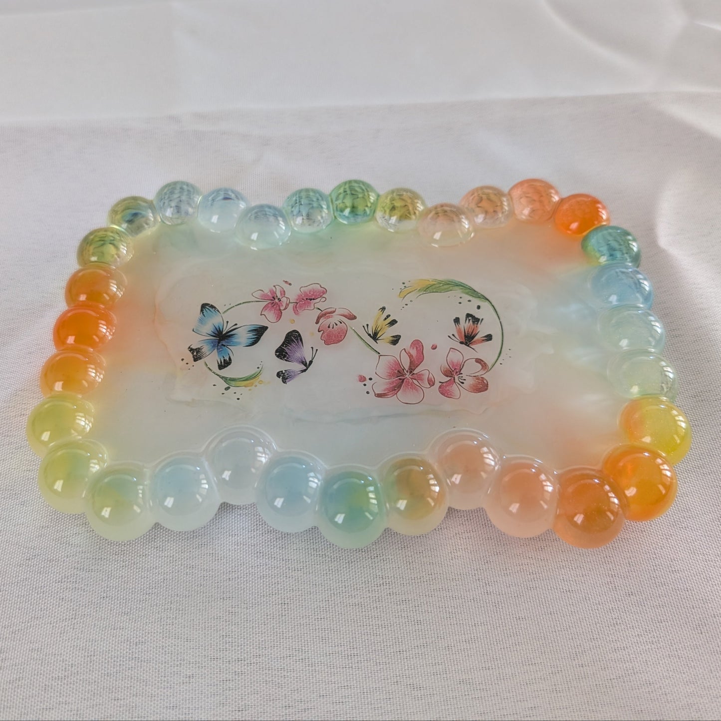 Knickknack - Resin bow shape trinket tray