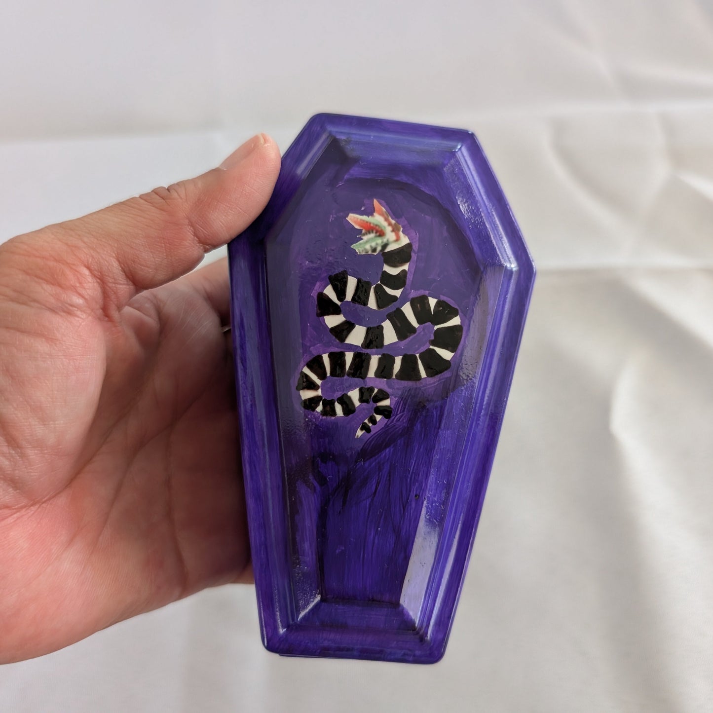 Knickknack - Resin coffin trinket box with lid