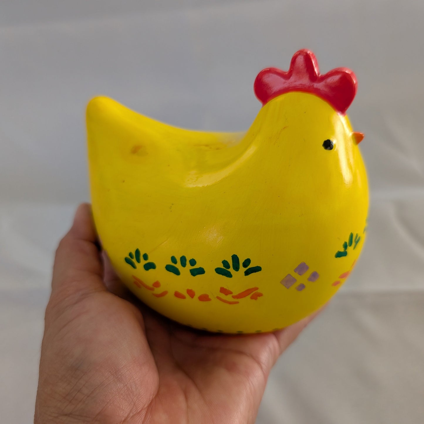 Handmade Eco-Resin Chicken Figurine – Hand-Painted Farmhouse Decor