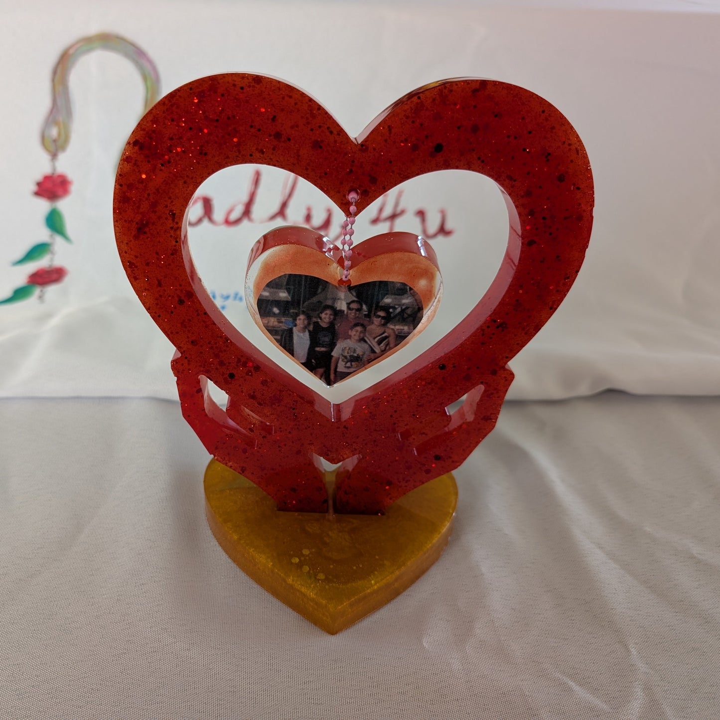 Knickknack - Hands with heart photo (custom)