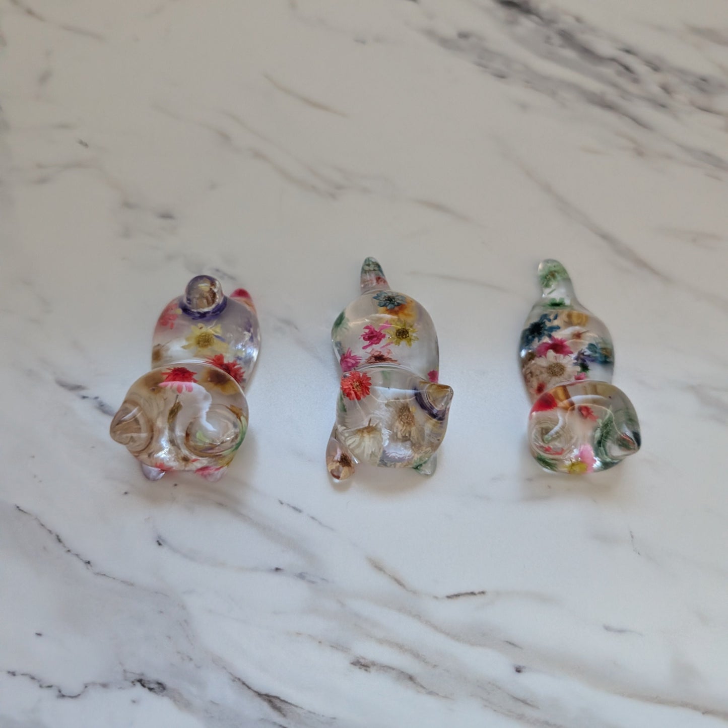Resin small clear with flowers cat trinket