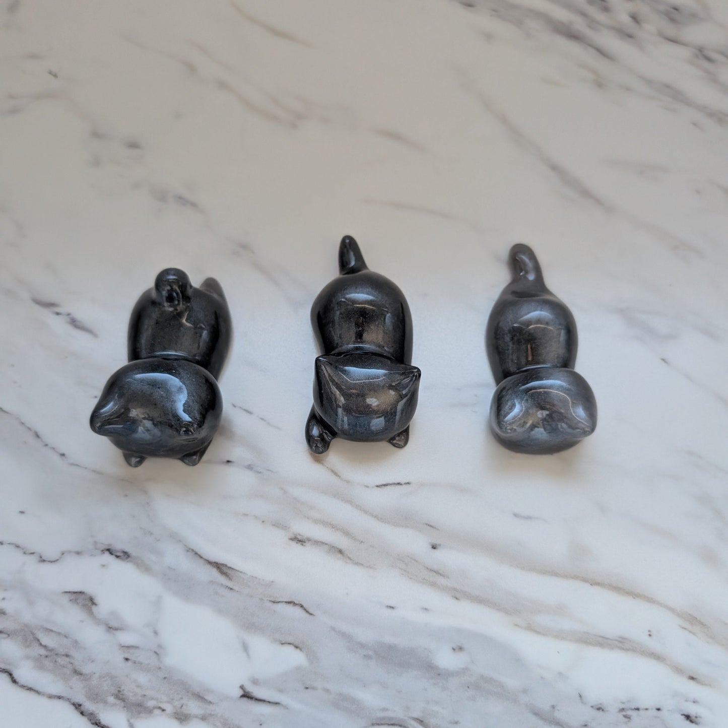 Resin small charcoal cat trinket