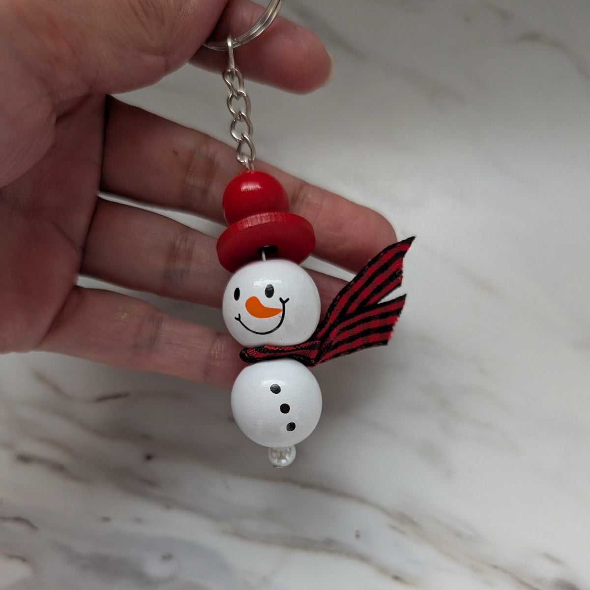 Handcrafted Wooden Bead Snowman Keychain – Festive Christmas Bag Charm & Holiday Gift