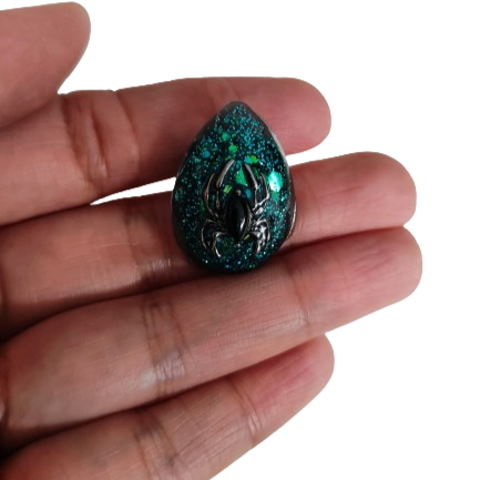 Pin - 3D resin pin silver spider with silver butterfly clutch