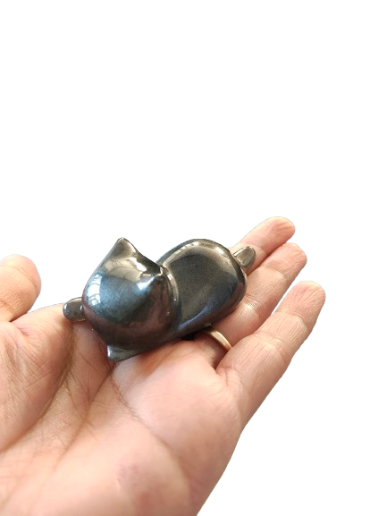 Resin small charcoal cat trinket