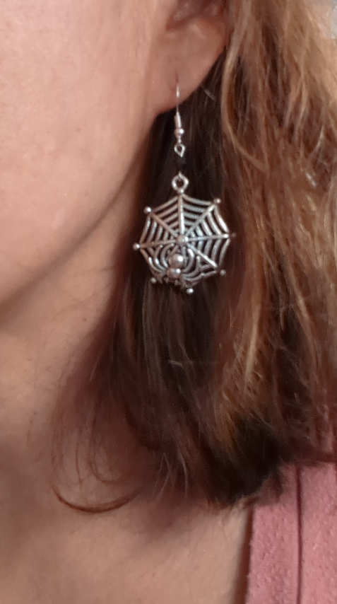 Earrings - Silver spider/spiderweb with bead on hook