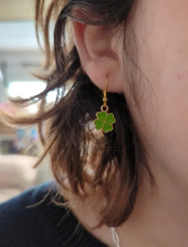 Earrings - Four leaf clover on gold hook
