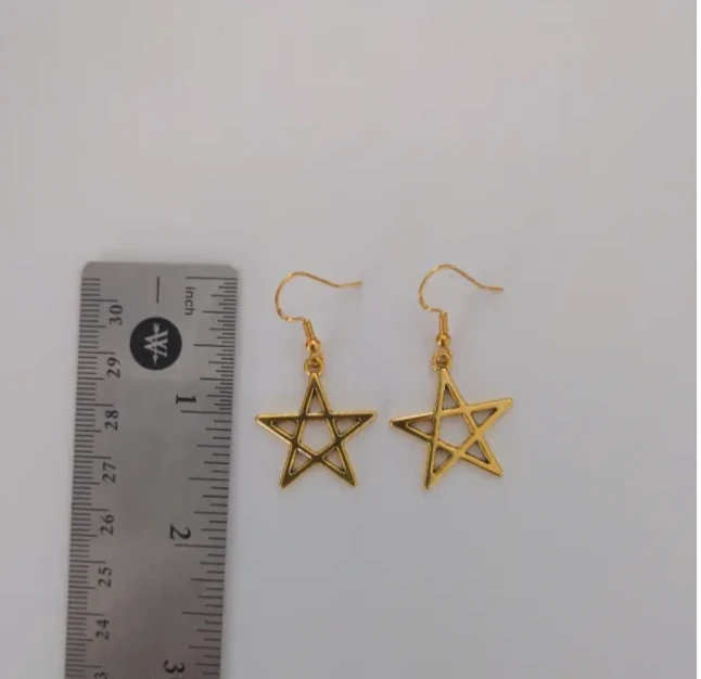 Earrings - Gold plated star on gold hook