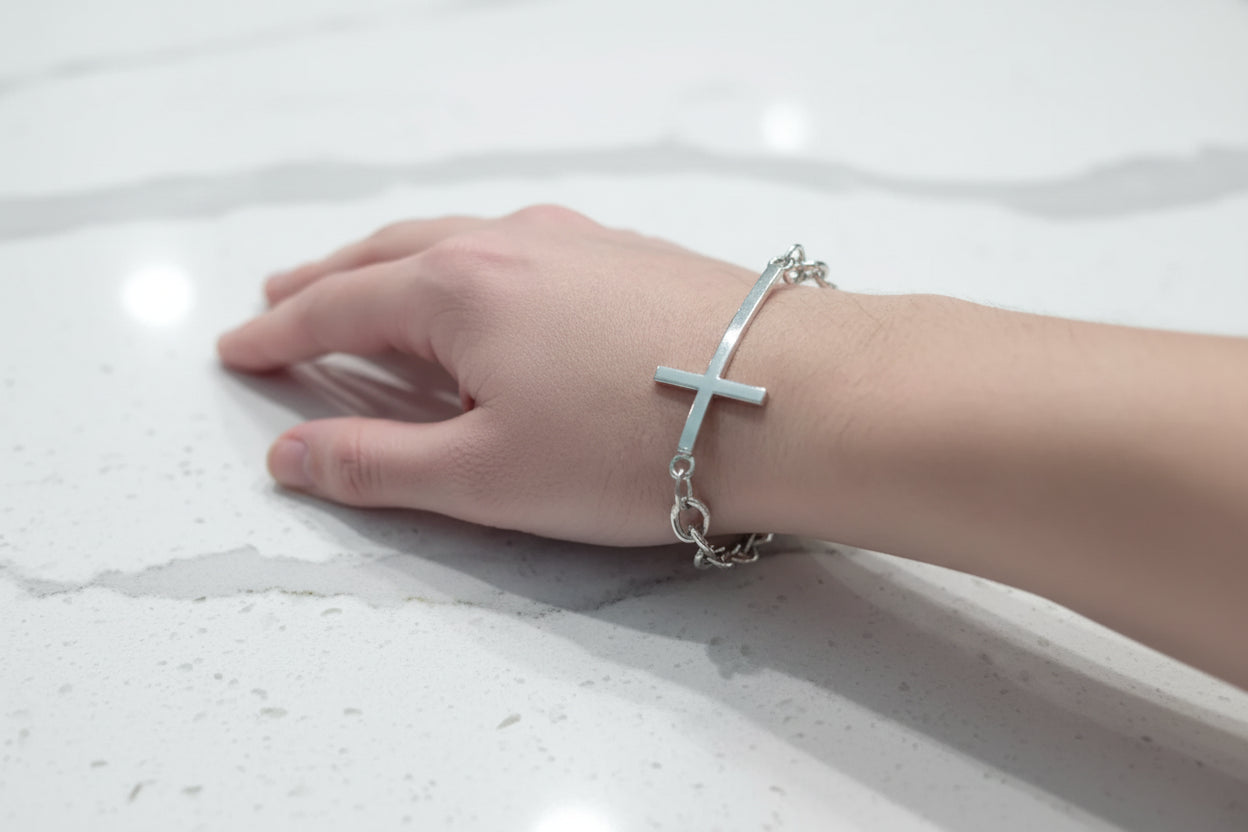 Bracelet - 7.75 inches silver cross on silver cable chain with lobster clasp