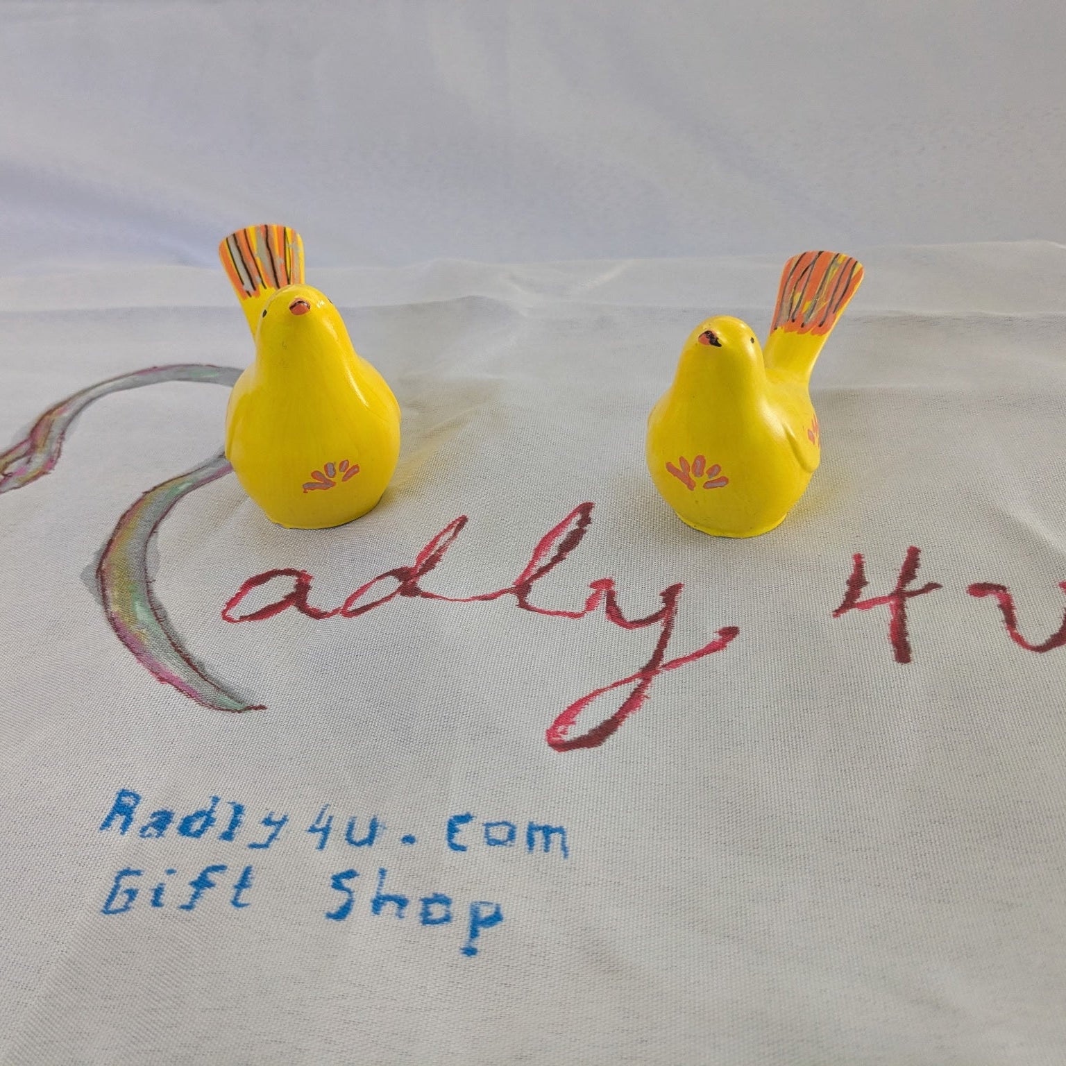 Resin Bird trinket

hand crafted with eco resin, and hand painted with acrylic paints.

Eco Resin feels similar to Ceramic or porcelain: smooth, cool to the touch, and non-plastic.