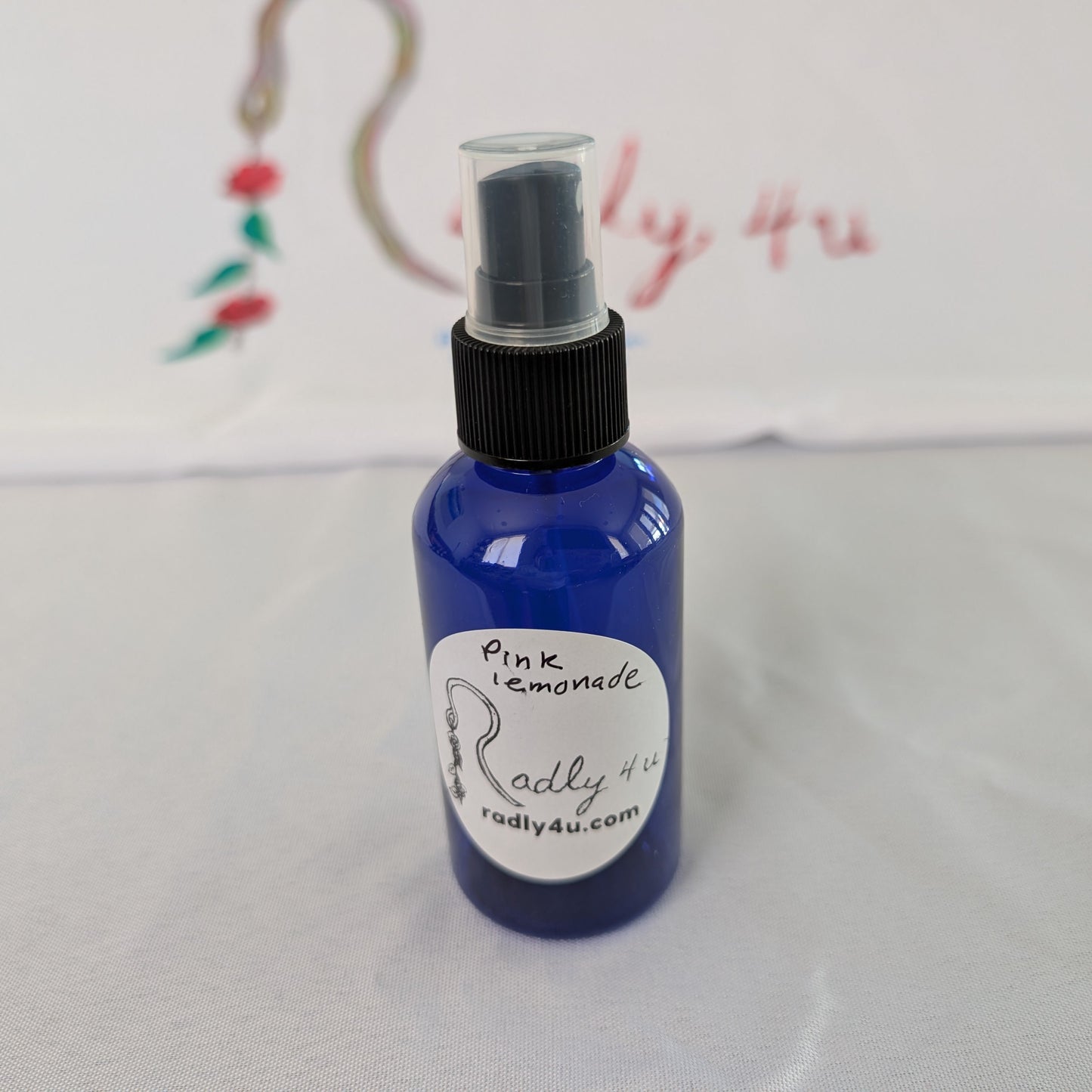 A delicious blend of sweet pink grapefruit and fresh lemon.