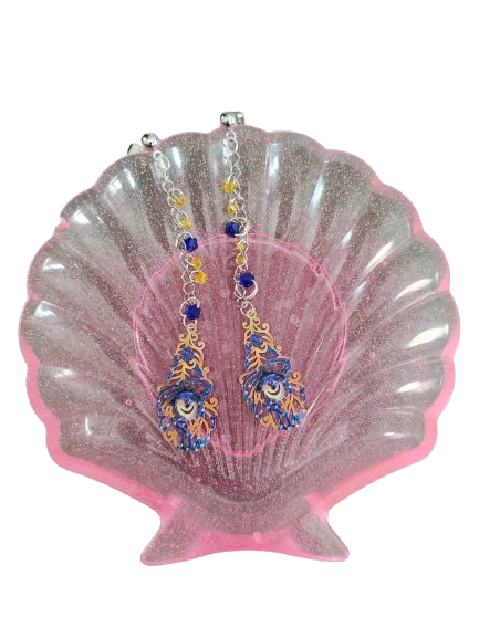 Inspire with our Filigree feather earrings. Made with stainless steel chains and delicate seed beads, these earrings feature intricate filigree feathers on ball post studs. Lightweight and elegant, perfect for any occasion. Elevate your style now!