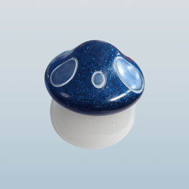 Mushroom your way to trinket heaven with this Knickknack Mushroom! This resin trinket features a lovely mushroom-style lid and is perfect for storing anything you can think of - from jewelry and coins to your deepest secrets! So go ahead, get that mushroom-style charm you've been dreaming about and let the kooky-coolness begin!