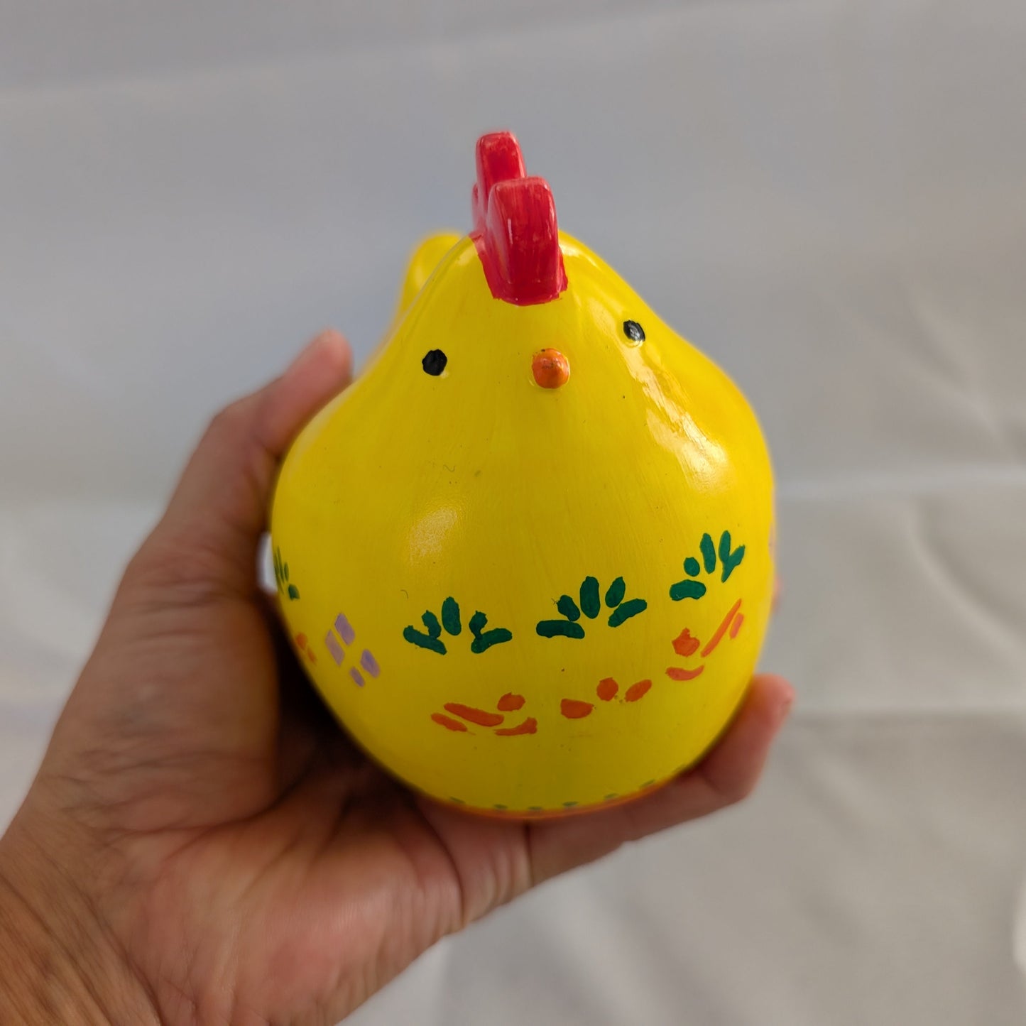 Knickknack - Resin Chicken Trinket

hand crafted with eco resin, and hand painted with acrylic paints.

Eco Resin feels similar to Ceramic or porcelain: smooth, cool to the touch, and non-plastic.
