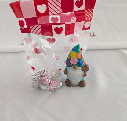 Resin Gnome with flower hat trinket