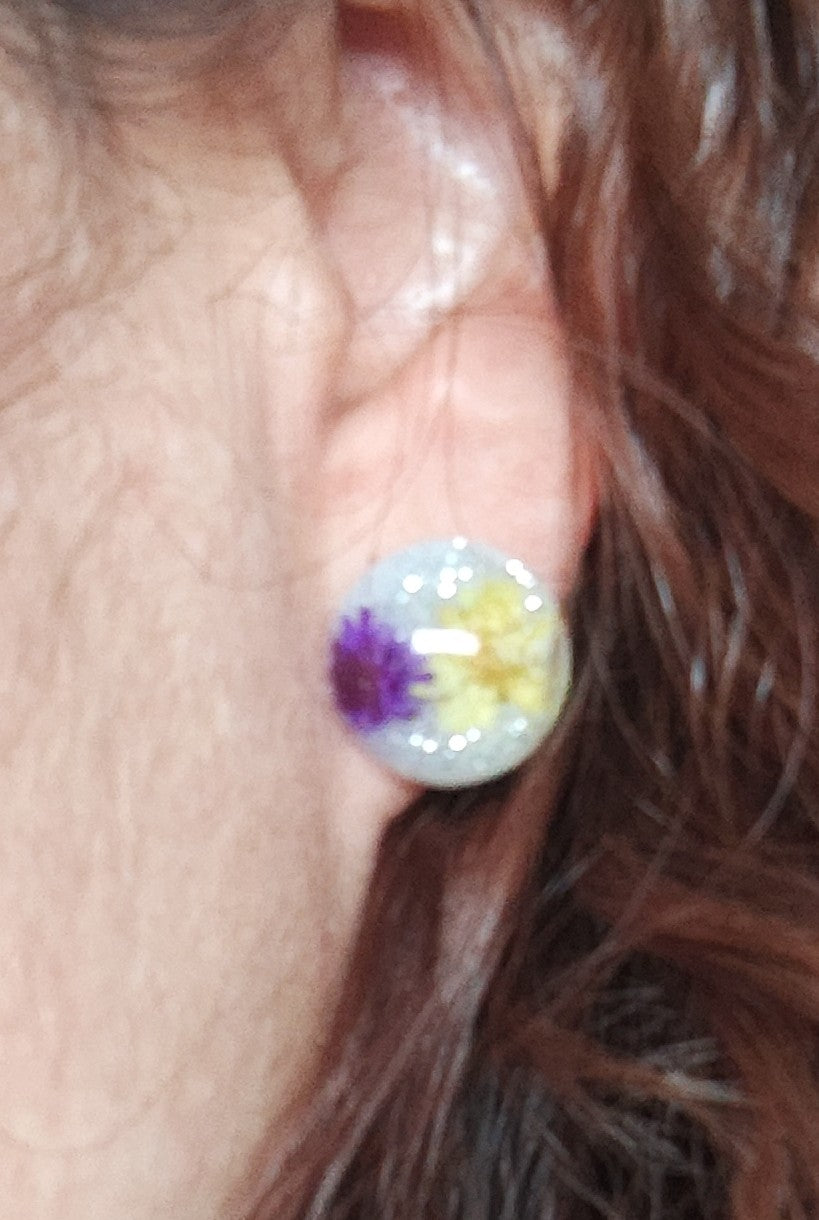 Earrings - 3D Dried flowers Resin on post