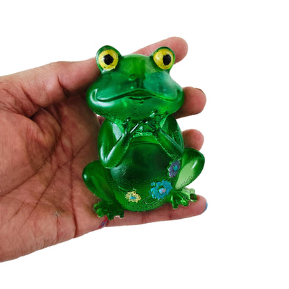 Knickknack - Resin frog with flowers