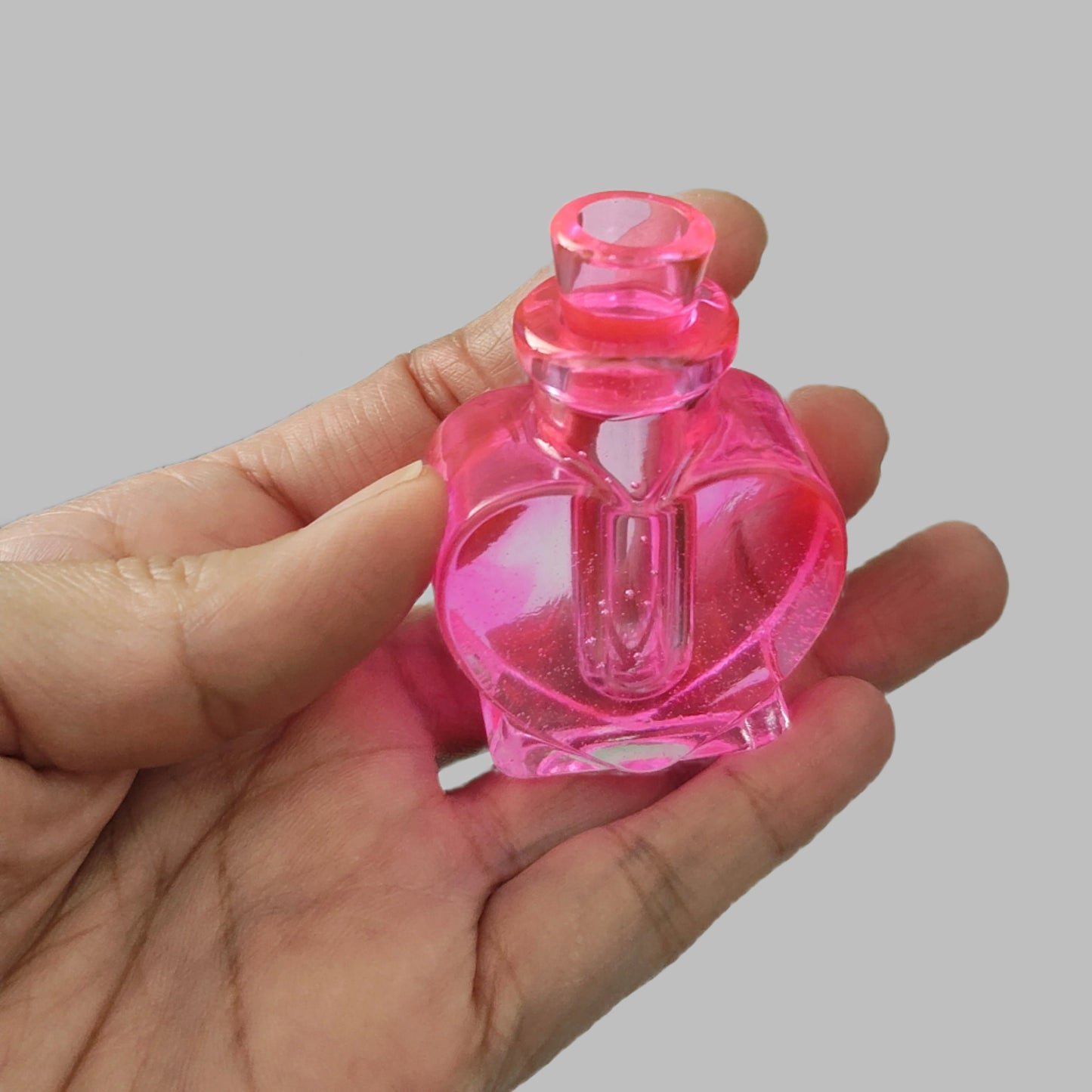 Knickknack - Resin small heart potion bottle trinket