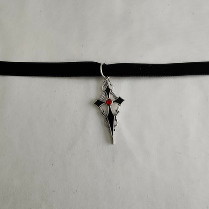 Necklace - Choker black velvet ribbon with  a Gothic silver cross charm