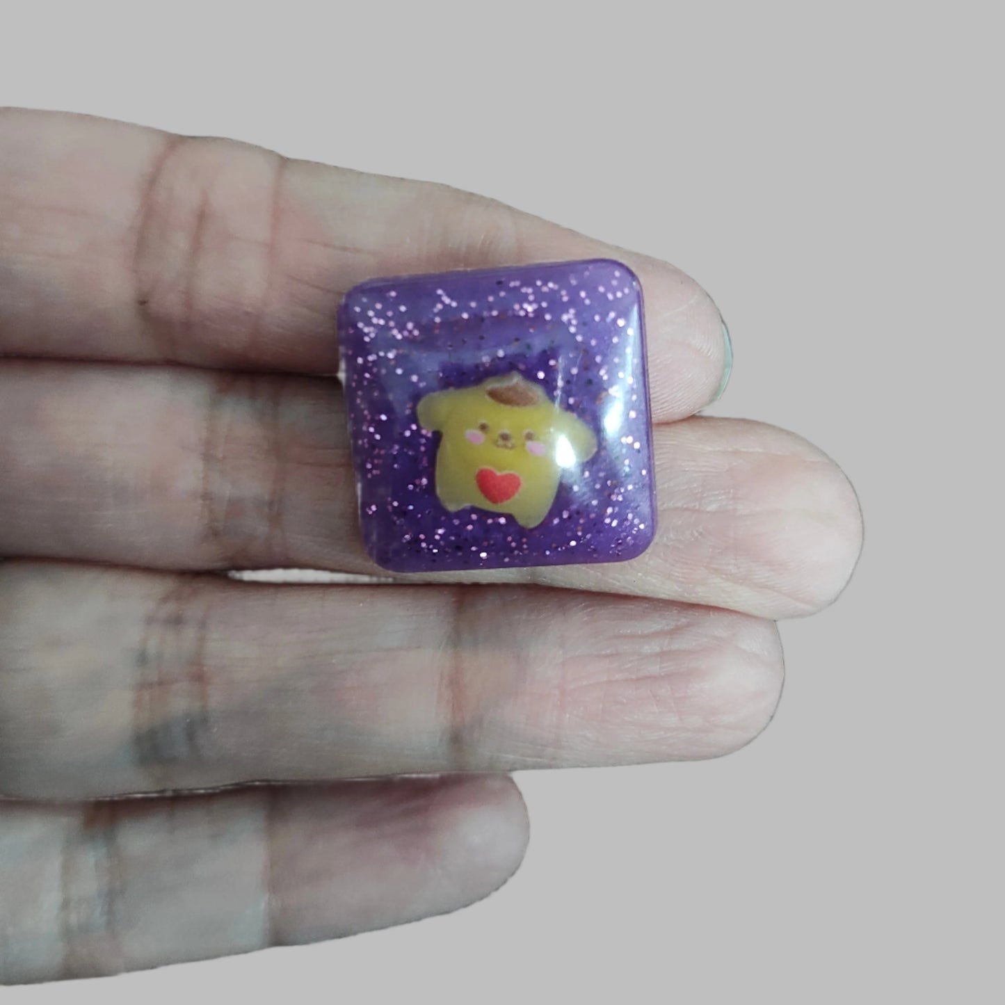 Pin - 3D Pomppompurin resin pin with silver butterfly clutch