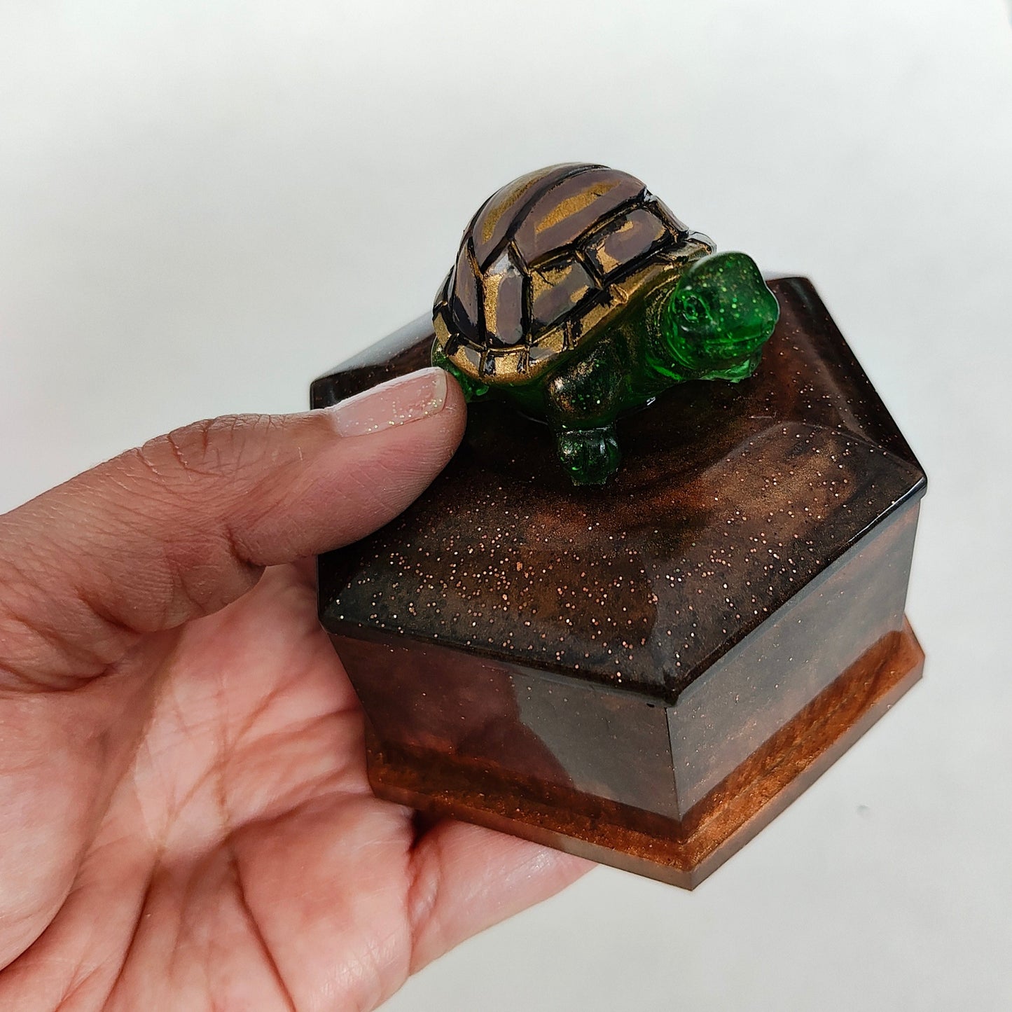 Knickknack - Resin hexagon trinket box with turtle lid