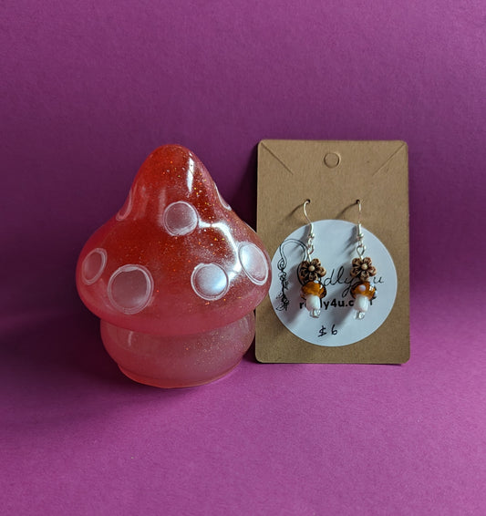 Gift Bundle - Mushroom earrings with mushroom trinket