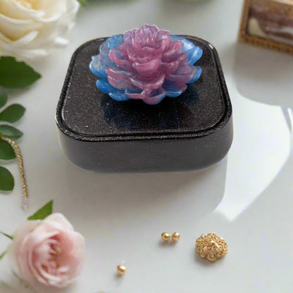 Knickknack - Large resin square jewelry box with flower lid