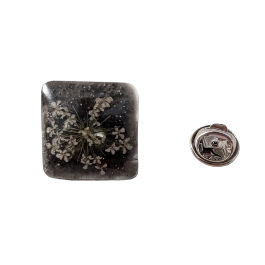 Pin - 3D medium dried flower resin pin with silver butterfly clutch