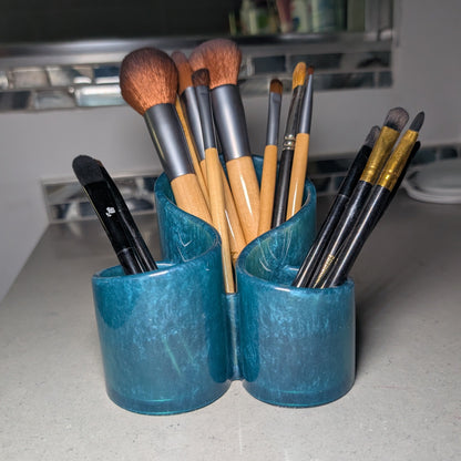 Knickknack - Large resin brush/pen holder